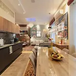 Luxury By Hi5- The Actor's Den Boedapest