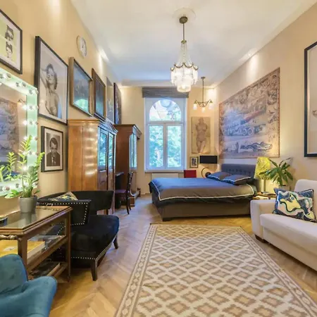 Luxury By Hi5- The Actor's Den