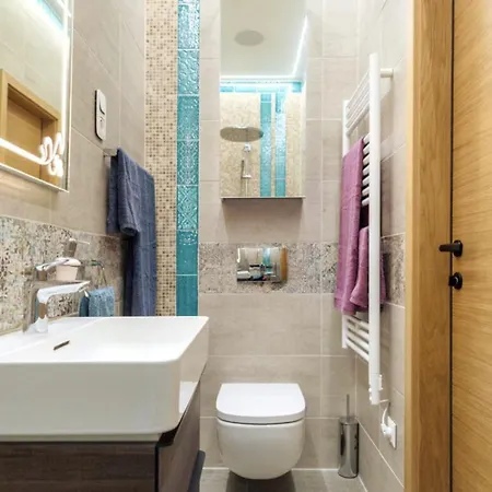 Luxury By Hi5- The Actor's Den