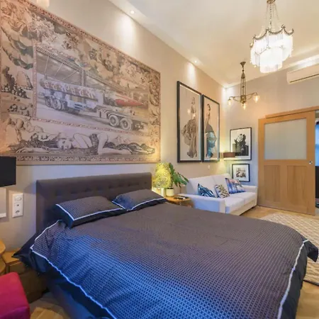 Luxury By Hi5- The Actor's Den