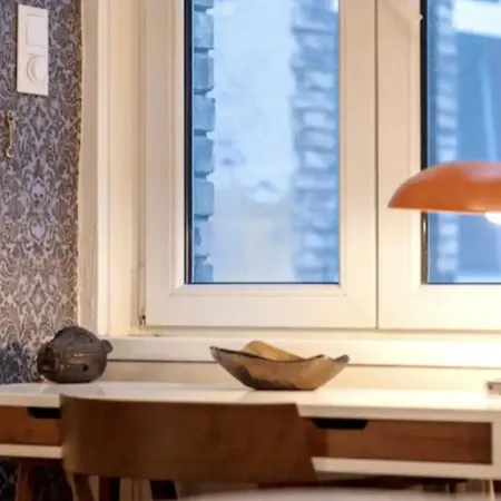 Luxury By Hi5- The Actor's Den