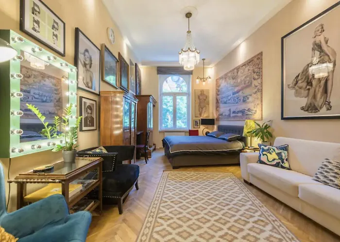 Luxury By Hi5- The Actor's Den
