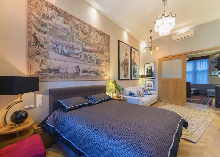 Luxury By Hi5- The Actor's Den