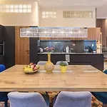 Apartment Luxury By Hi5- The Actor's Den Budapest