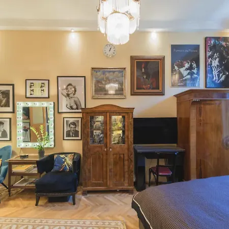 Apartment Luxury By Hi5- The Actor's Den Budapest